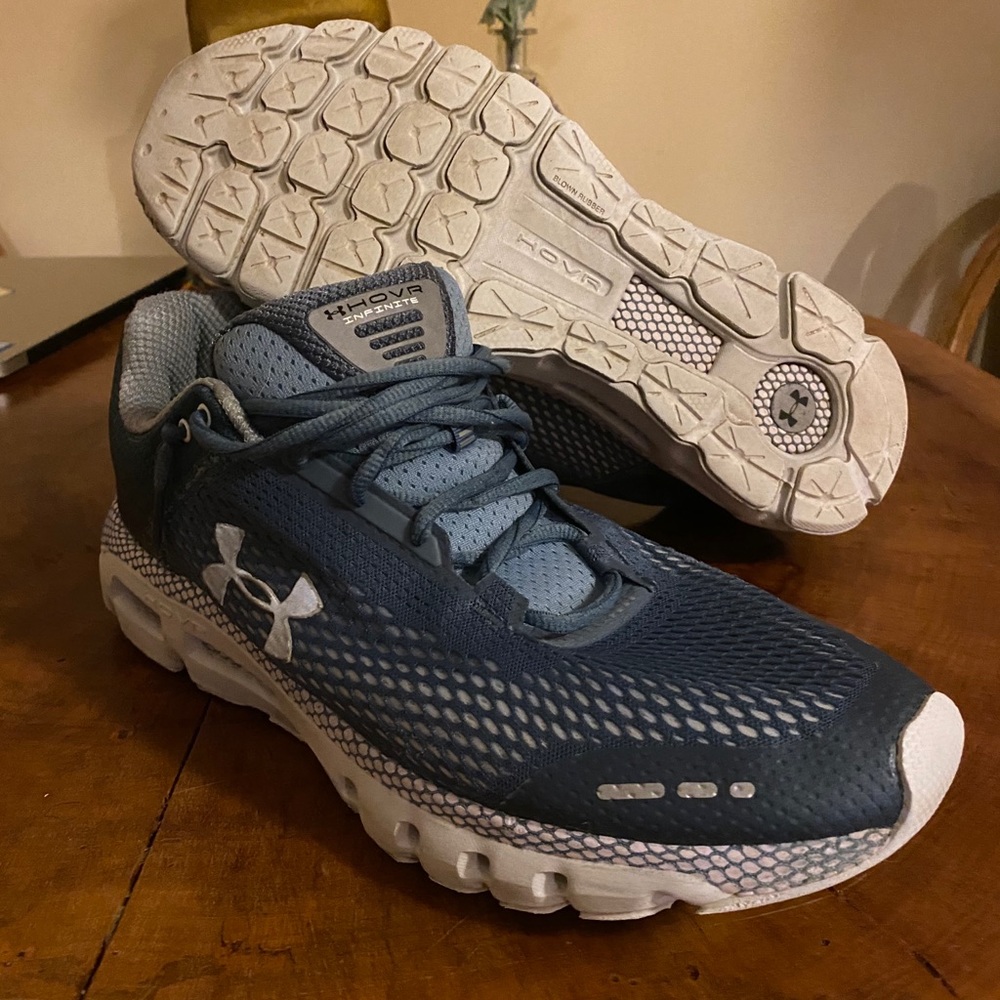 Under Armour HOVR Infinite running shoes Size 12
